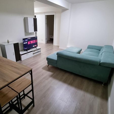 Apartament Cwa 1 Aeroport Otopeni Exteriér fotografie